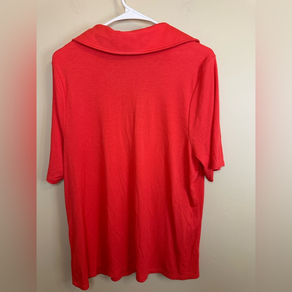 Red V-Neck Ribbed Polo Top - Picture 2 of 4